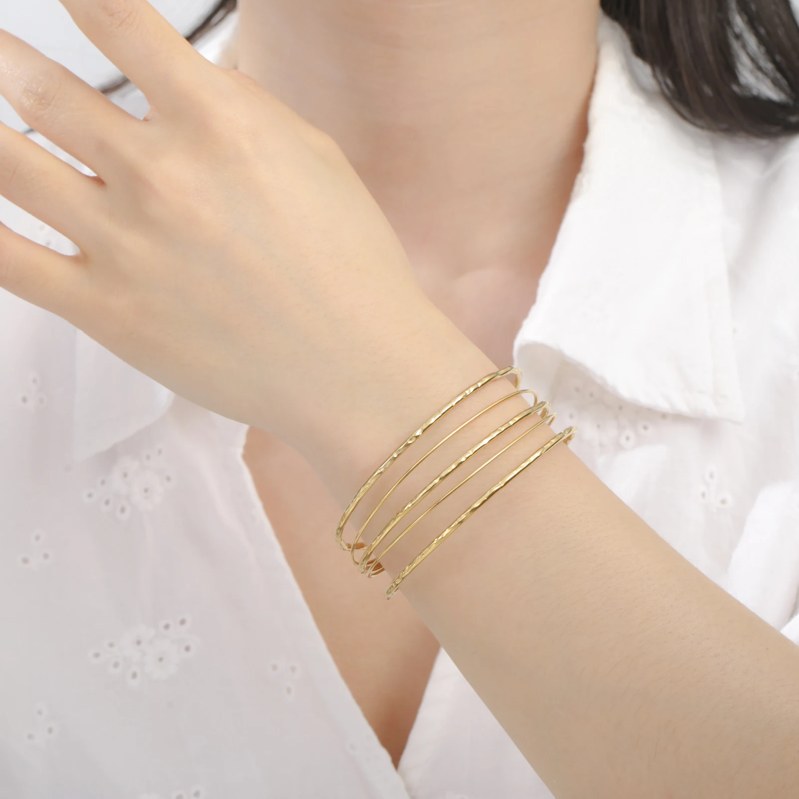 Cazador Minimalistische Vergoldete Manschetten-Armbänder Edelstahl Verstellbare Damen-Handarmbänder Wasserfester Schmuck Party-Geschenk