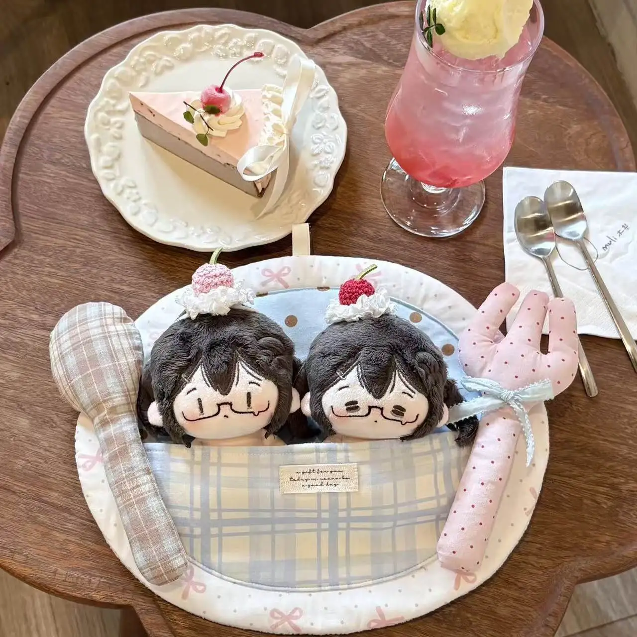 Dinner Plate Series 10cm Plushie Sleeping Display Bag, Kawaii Strawberry Soft Storage Cushion, for Anime Kpop Merch Layout Decor
