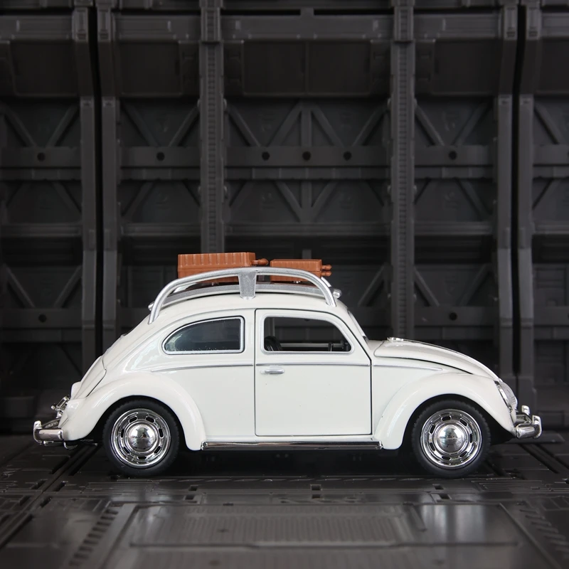 1:32 Volkswagen Beetle modelo de coche de aleación, puertas y capó de motor, el maletero se puede abrir, juguetes con sonido y luz para niños, regalos