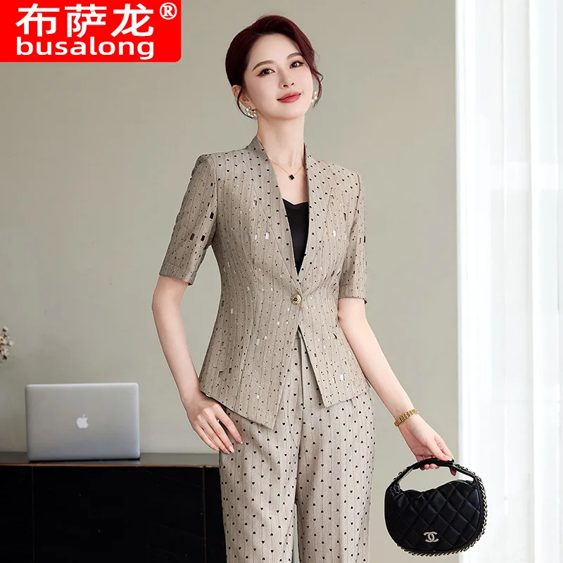 

Профессиональный женский костюм с коротким рукавом2025Новый стильный костюм Летняя мода в полоску Спецодежда для менеджера отеля