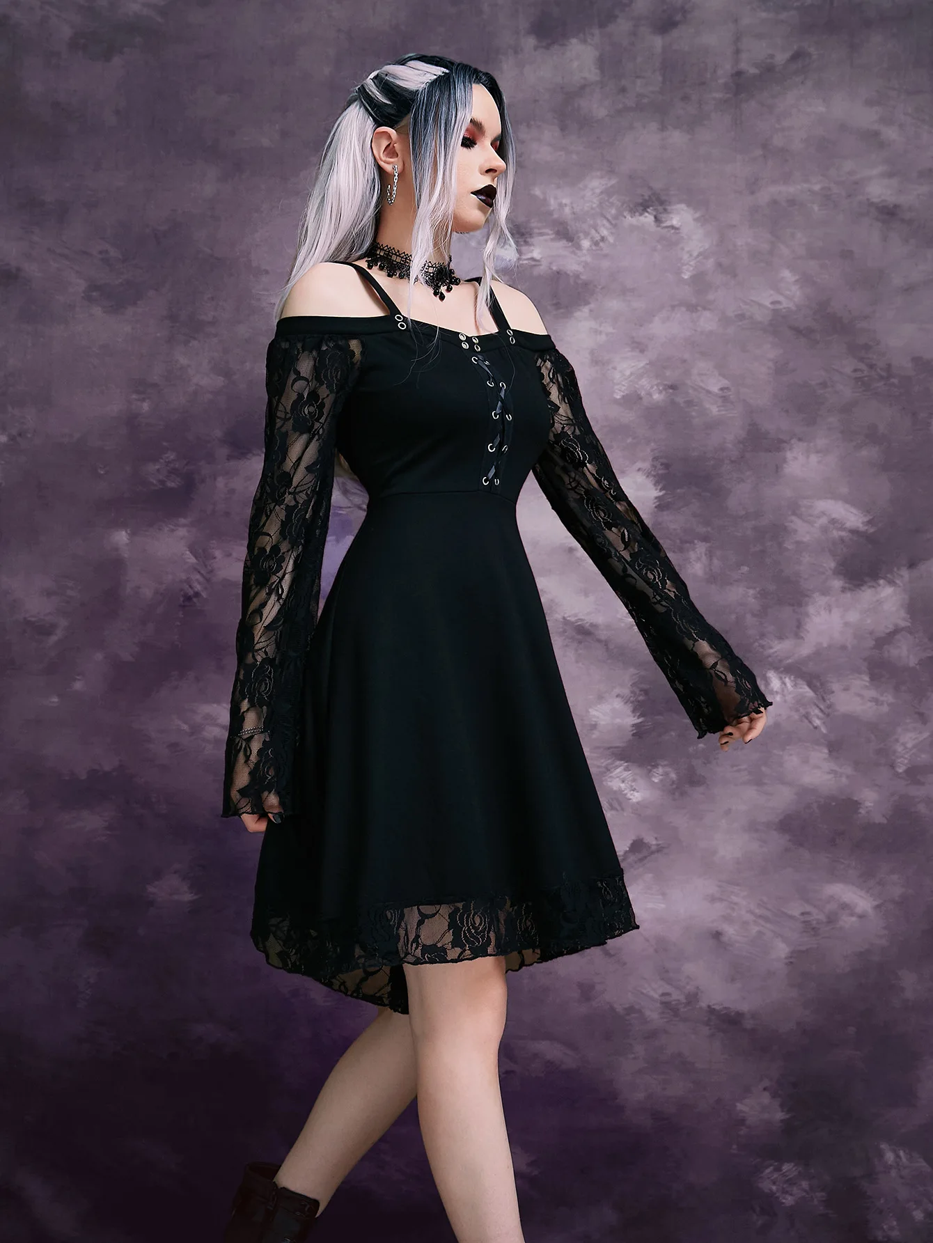 

Vintage Medieval Robe Cosplay Costume Goth Dresses For Women Lace Flare Sleeve Cross Corn Cold Shoulder Lace Up Sling Dress