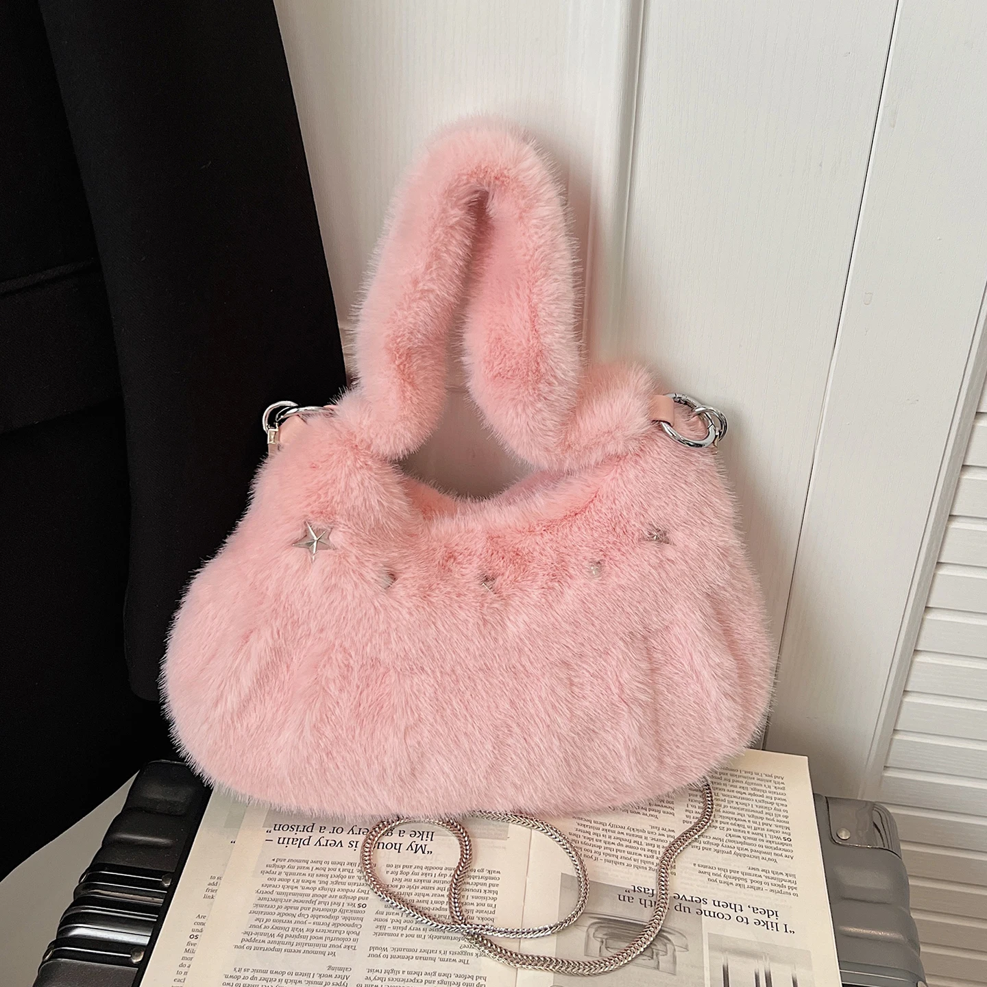 

Personalized Star Rivet Plush Handbag Autumn Winter Women's Chain Crossbody Bags Texture Soft Faux Fur One Shoulder Bags