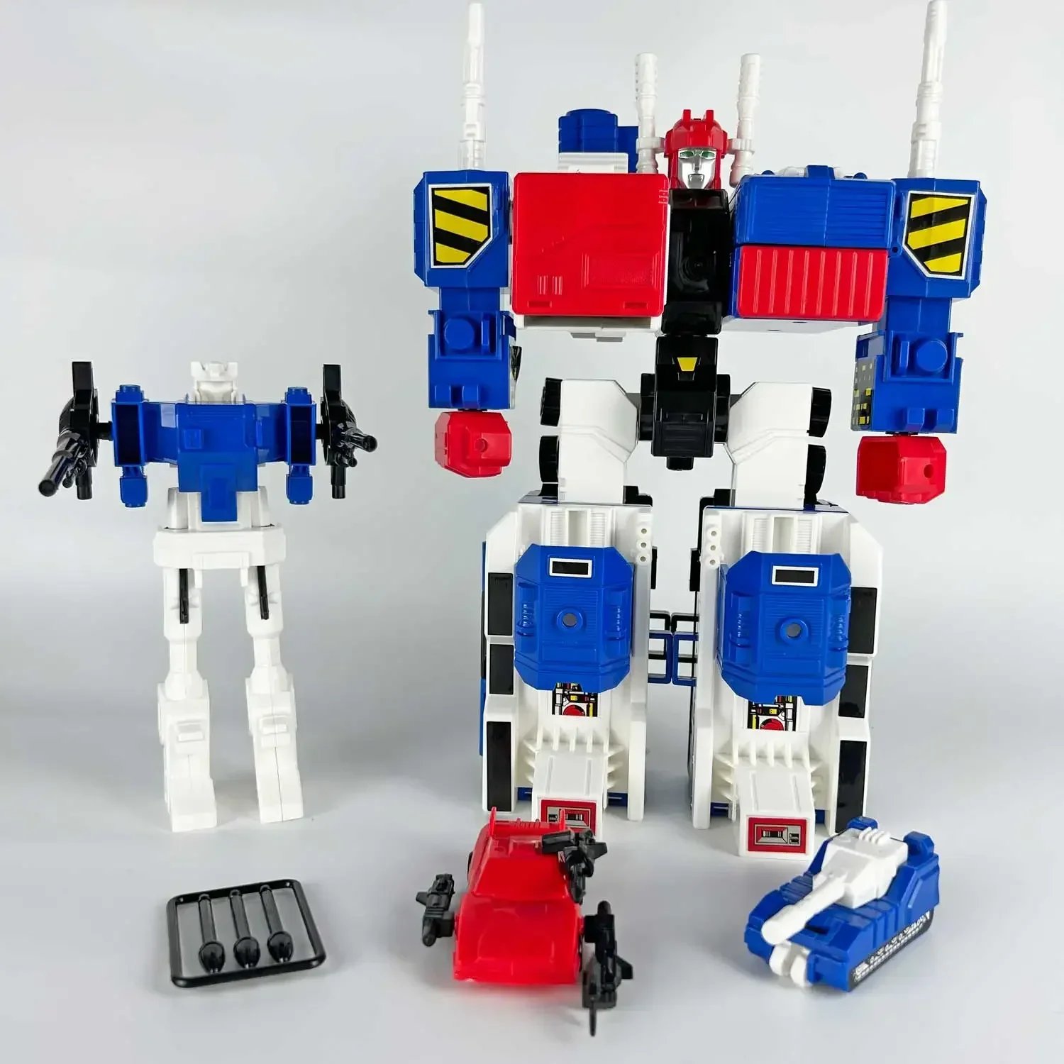 

В наличии игрушки-трансформеры Metrotitan Blue Metroplex KO G1 Три деформации Модель робота Аниме Фигурка Подарочная коллекция