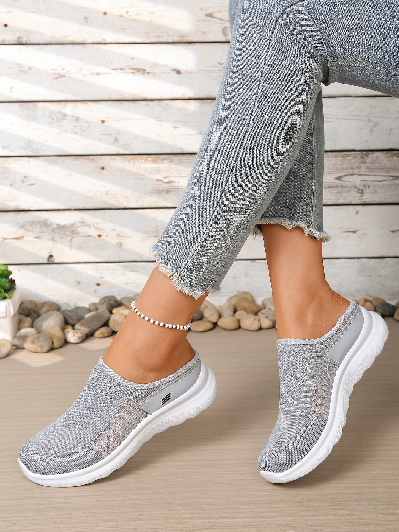 2026 Neue Damen-Hohlnetz-Slipper mit rückenfreiem Design, leichte Plateau-Walkingschuhe, bequeme Outdoor-Freizeitschuhe aus Netzstoff – Detail 2