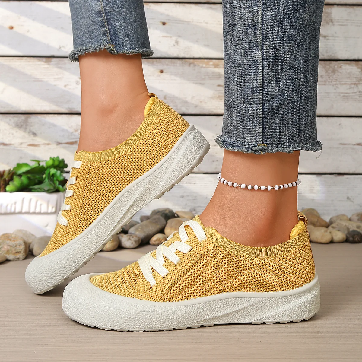 

Women's spring breathable mesh women's shoes, lightweight lace up flat bottom casual sports shoes