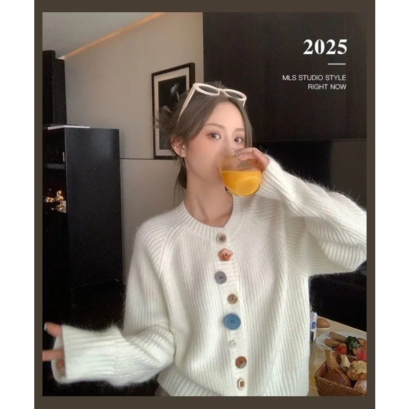 Womens Comfortable Fashion Design Sense Niche Special-shaped Button Sweater Cardigan Women's Autumn Sweet Casual Knitted Sweater