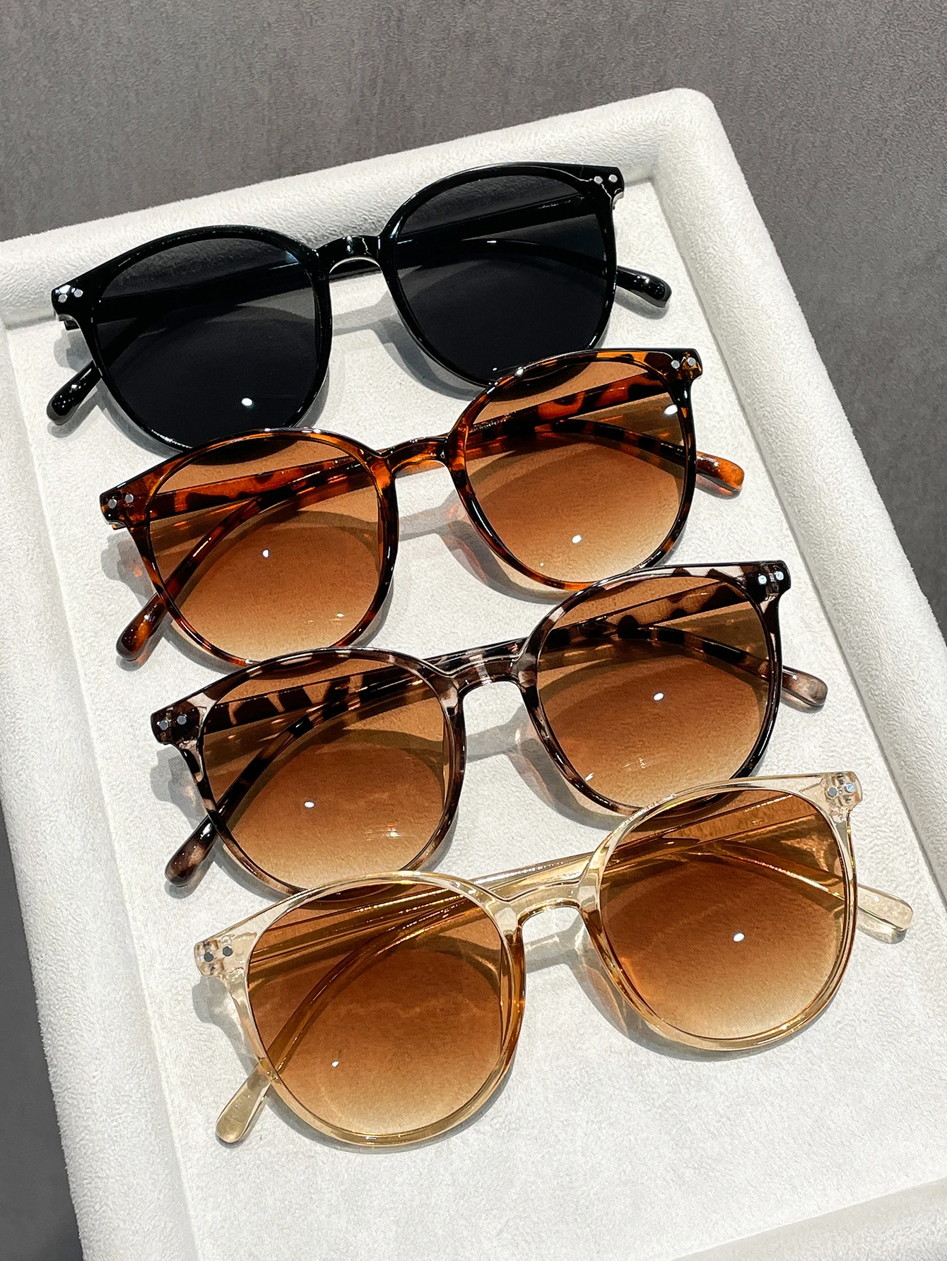 4er-Set Modische Ovale Sonnenbrillen mit Großem Rahmen, Klassische Dünne Bügel, Outdoor-Freizeitbrillen, Sonnenschutz, Paar-Fotografie-Accessoires