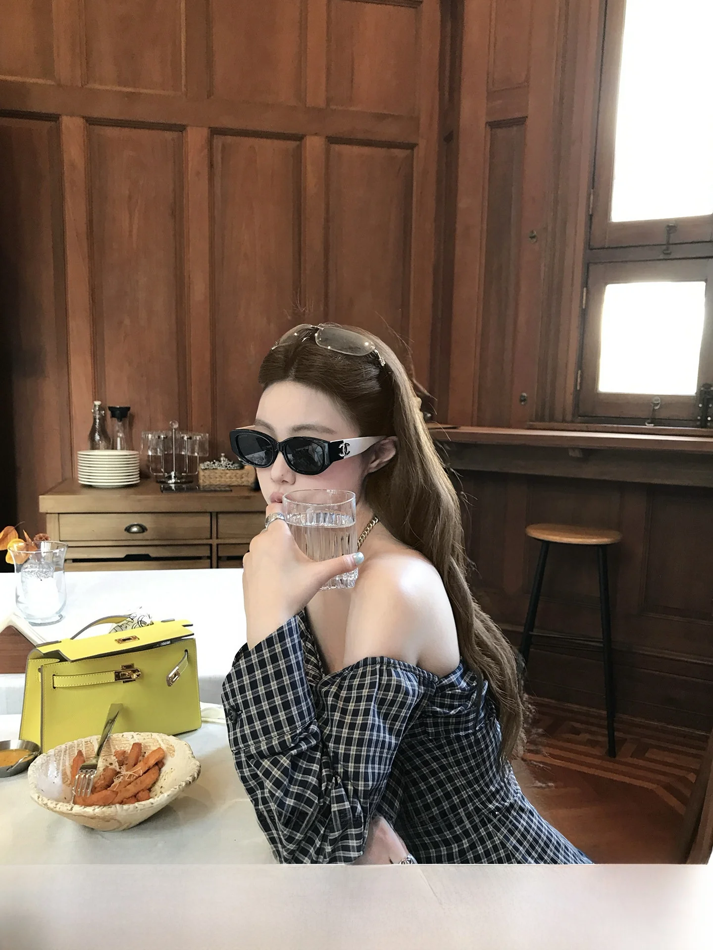 

Женская кофта Real Left Bank Coffee в корейском стиле, в клетку, с длинным рукавом, на одно плечо, с завышенной талией, с открытыми плечами