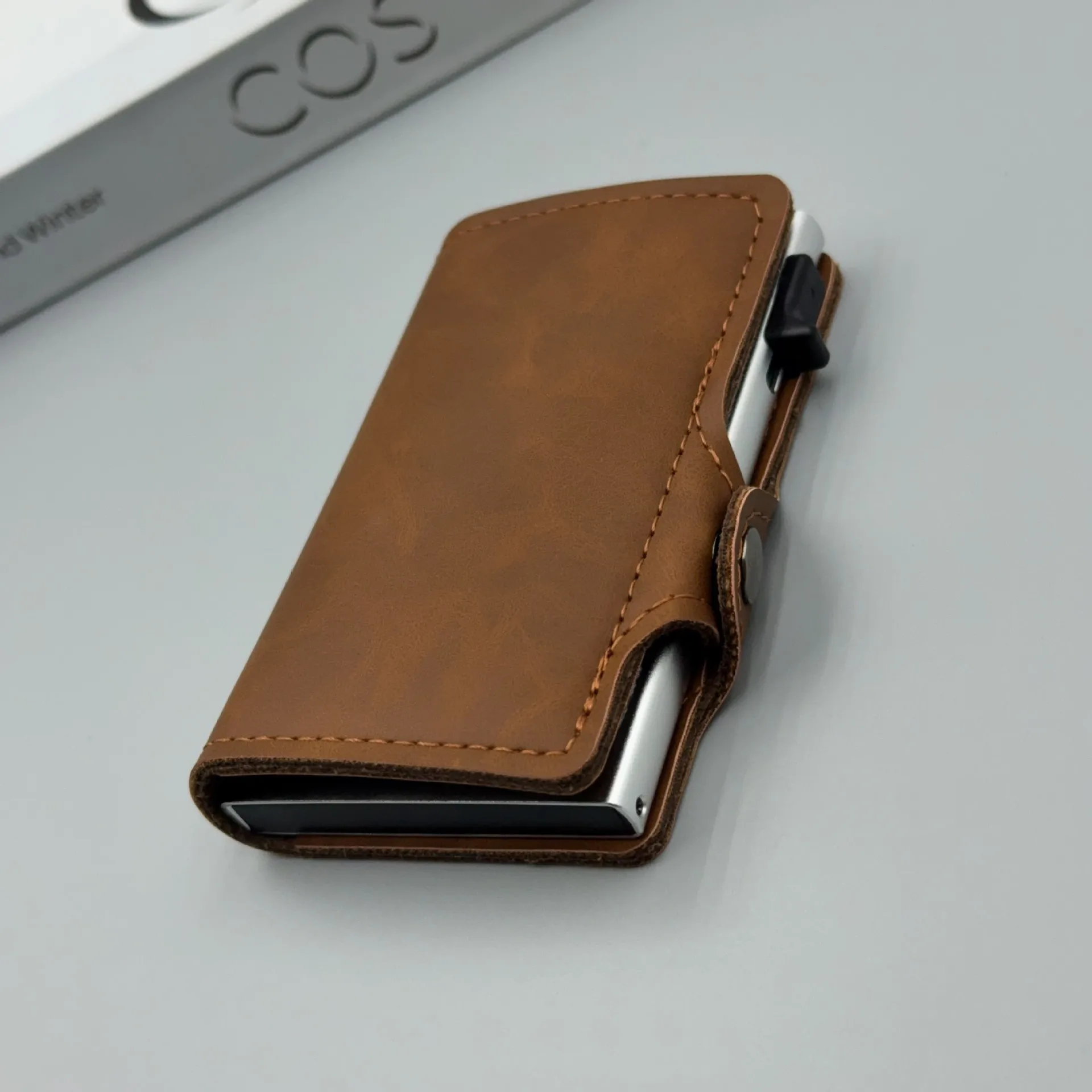RFID-blockierender Pop-Up-Kartenhalter aus Kohlefaser, Herren-Geldbörse, minimalistisches Kredit- und Ausweiskartenetui, modische Geldbörse, Carteira Masculina – Detail 17