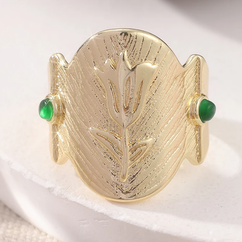 Vintage-Ring für Damen in Goldfarbe mit eingelegtem grünem Stein, handgeschnitzter Blume aus Metall, geometrischer Schmuck für den täglichen Gebrauch und Partys – Detail 4