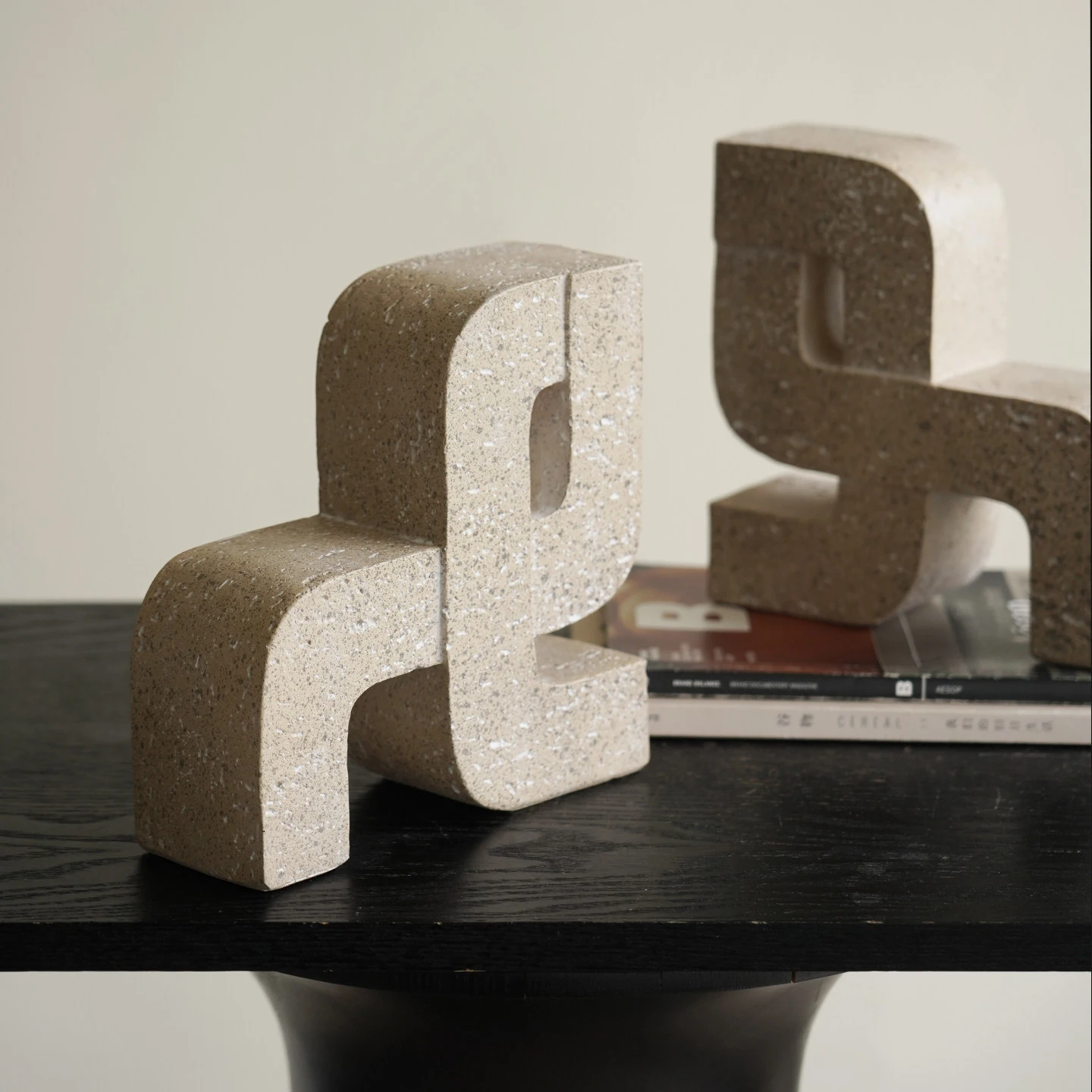Wabi-Sabi Style Geometric Hollow Art Bookend Ornament For Showrooms, Study Rooms, Bookshelves, Desktop Creative Book Support