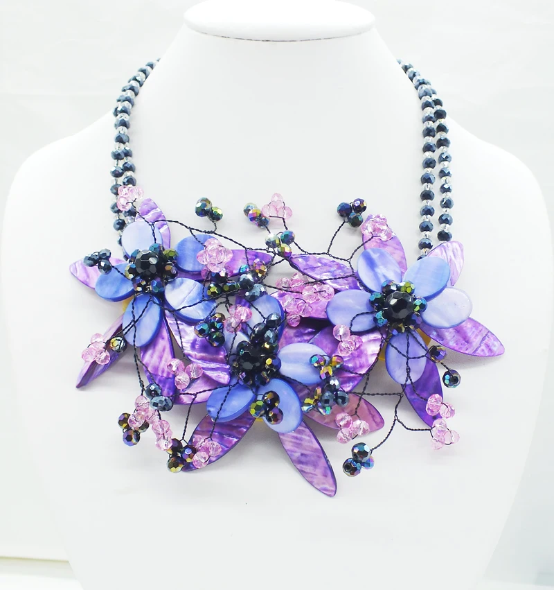 classic!!!  Shell /crystal   Bride Wedding. Flower necklace 20