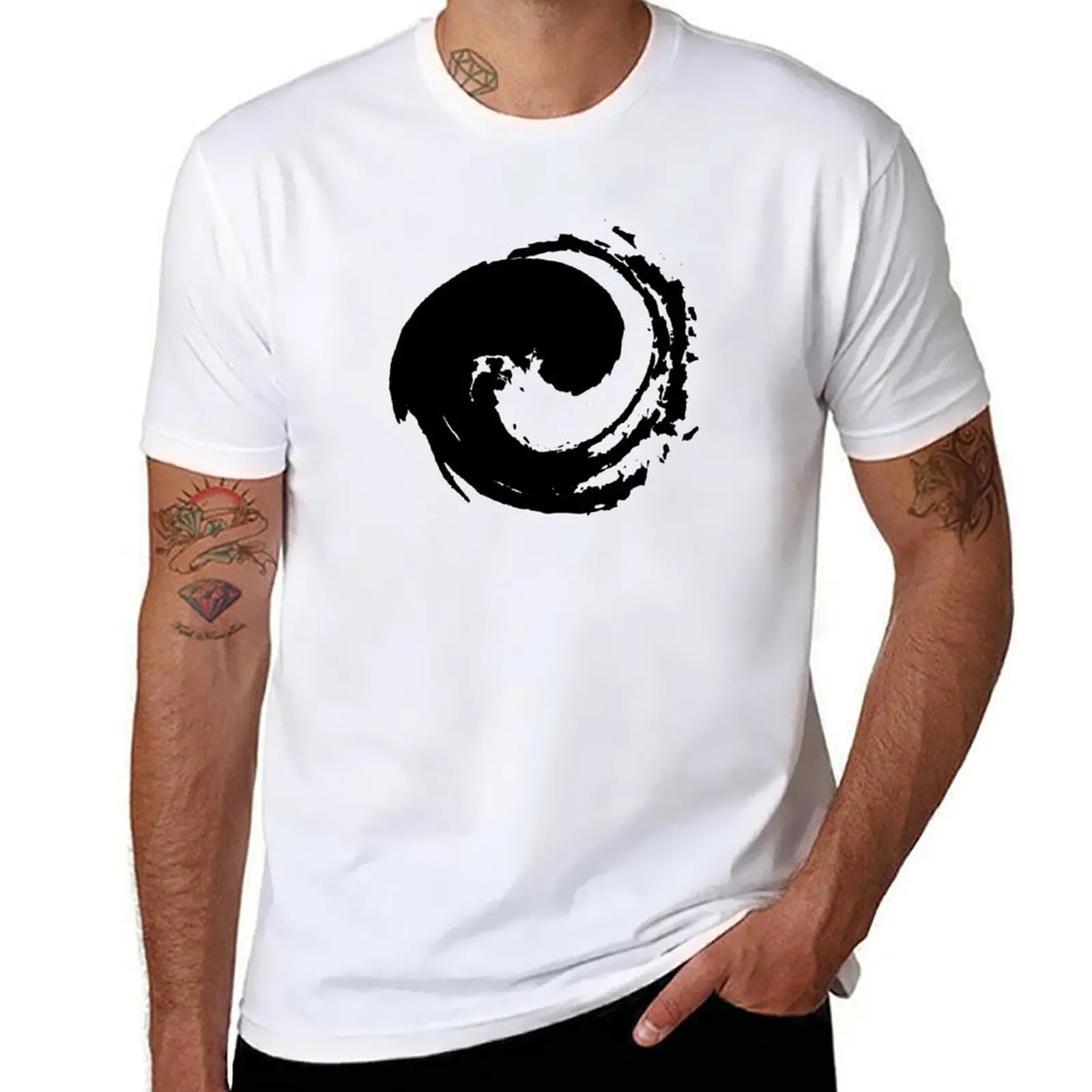

Yin and Yang symbol as Japanese calligraphy T-Shirt Festival Short Sleeve T-Shirt