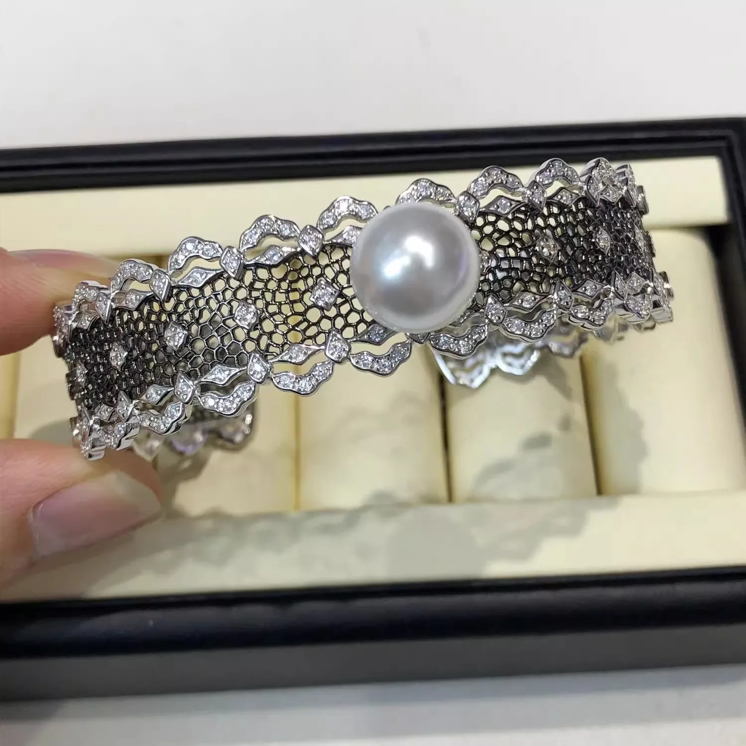 

MeiBaPJ 10-11mm Natural Semiround Pearl Fashion Bracelet Bangle for Women Charm Fine Wedding Jewelry