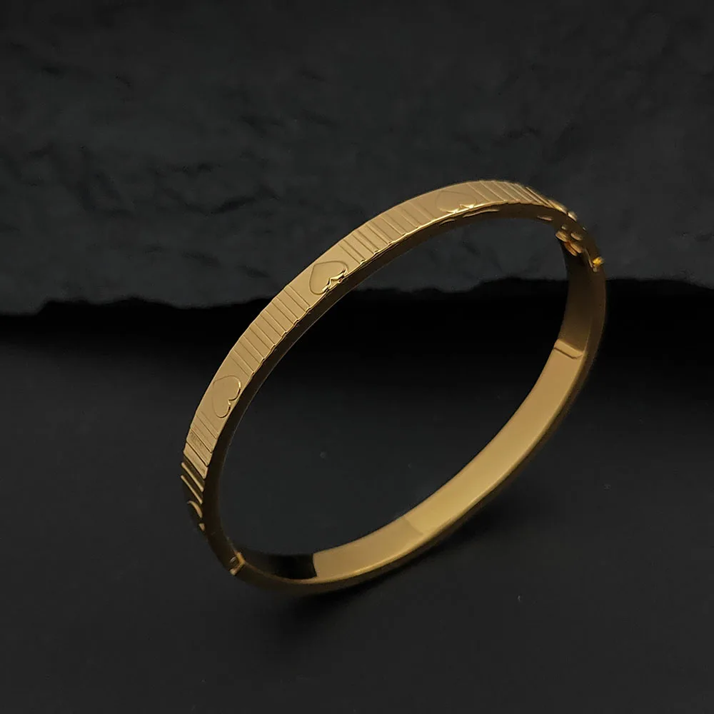 Fashion striped love stainless steel gold-plated women's bracelet, waterproof and non-fading bracelet, gift for wife
