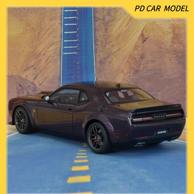 AUTOART Collectible 1:18 FOR  DODGE CHALLENGER  R/T SCAT PACK WIDEBODY 2022   Gift for friends and family