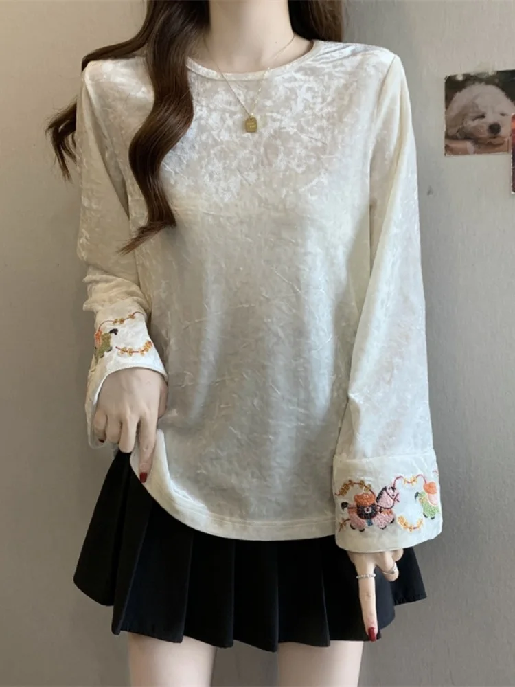 

Новая китайская бархатная футболка с длинным рукавом для женщин, весенняя, больших размеров, для полных женщин, с вышивкой, для ношения под одеждой, премиум-класса, как верхняя одежда