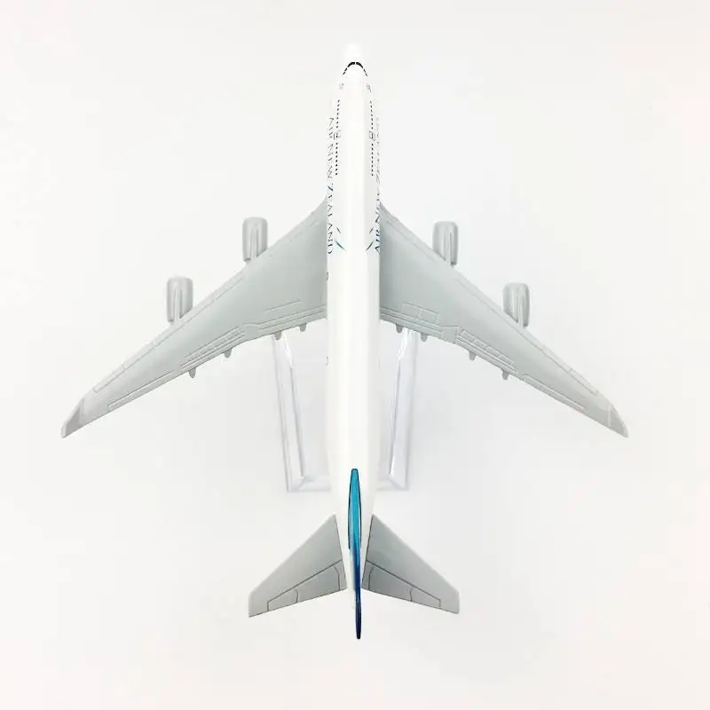 16cm New Zealand B747 Miniature Airplane 1/400 Scale Diecast Metal Airplane Model Kit For Home Display Collections or Gift