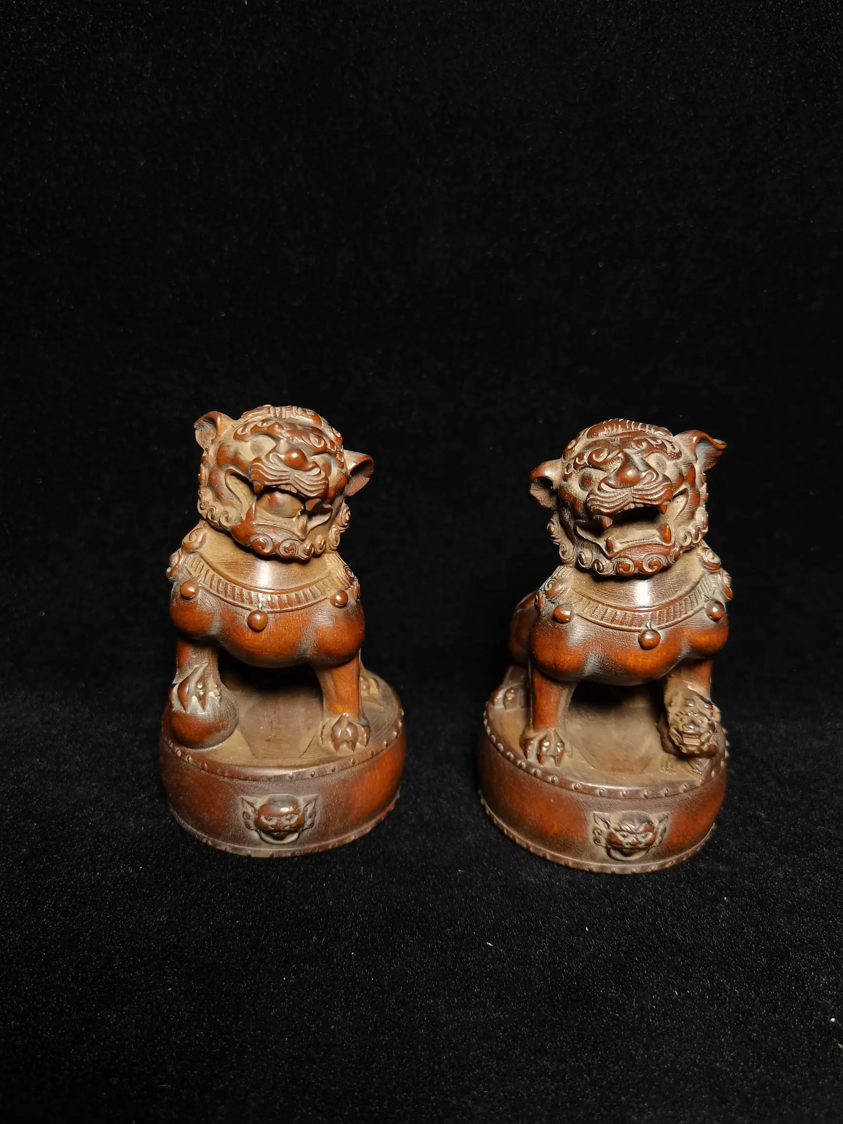 Antique Old Collection Boxwood Carving Statue-Lion, A Pair,Free Shipping