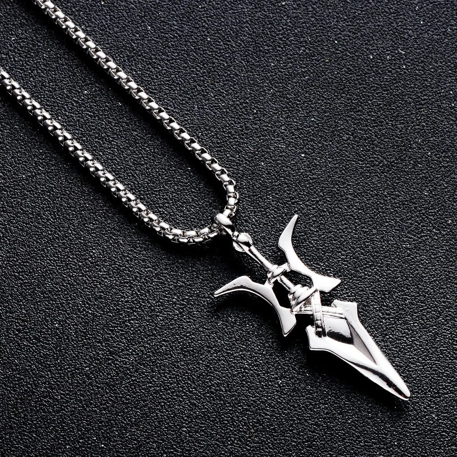 Collar con colgante de cosplay - Magnetic Clasp Cosplay reseña y precio