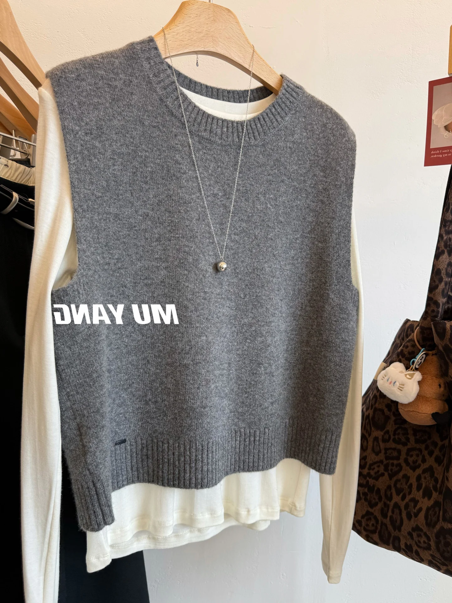 

round Ne Color Knitted Vest Lazy Vintage Top Svel Layering Women's Faion Autumn 2025 No Button Closure