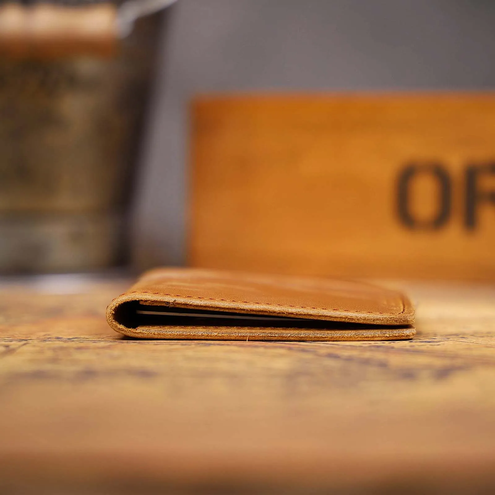 Echtleder-Kartenetui, einfache Mini-Geldbörse von Crzay House Leather, perfekt zum Tragen von Bargeld und Karten – Detail 17