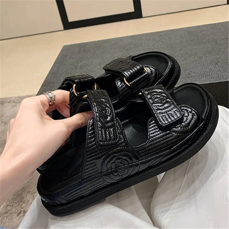 

Women Leather Xiaoxiang Style Sport Sandal Shoes Fashion Leisure Thick Soled Roman Sandals Girl Summer Black Simple Dark Fringe