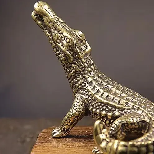 العتيقة برونزية التمساح مصغرة التماثيل خمر النحاس تمثال التمساح الصغير مكتب الحلي المنزل فنغ شوي ديكور الحرف