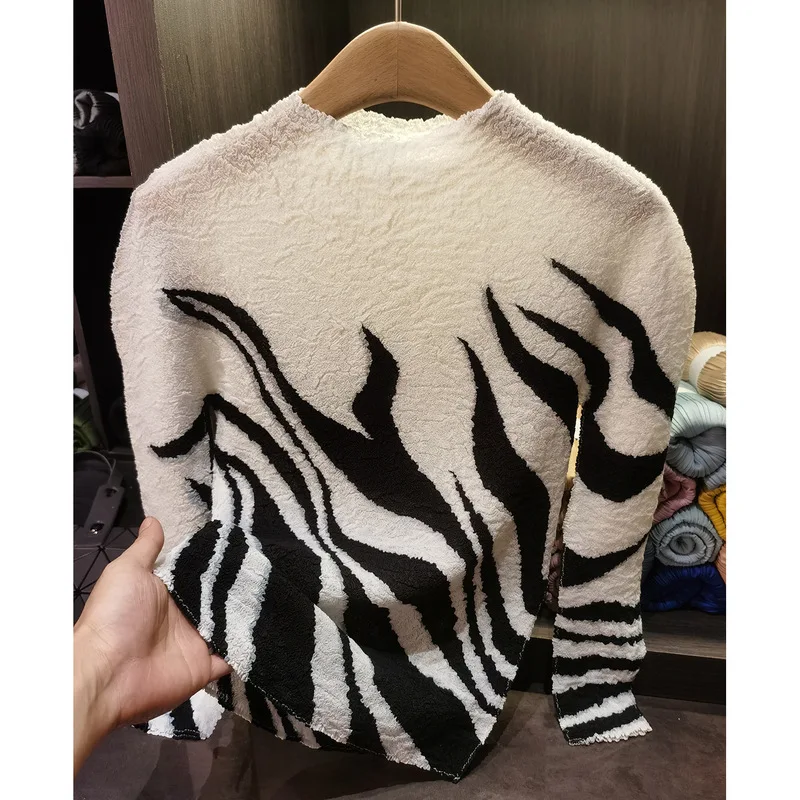 Miyake Pleated Elegant Fashion O Neck Stripe Long Sleeve Women's Vest 2026 Summer New Breathable Top Pleated Tops Design T-Shirt