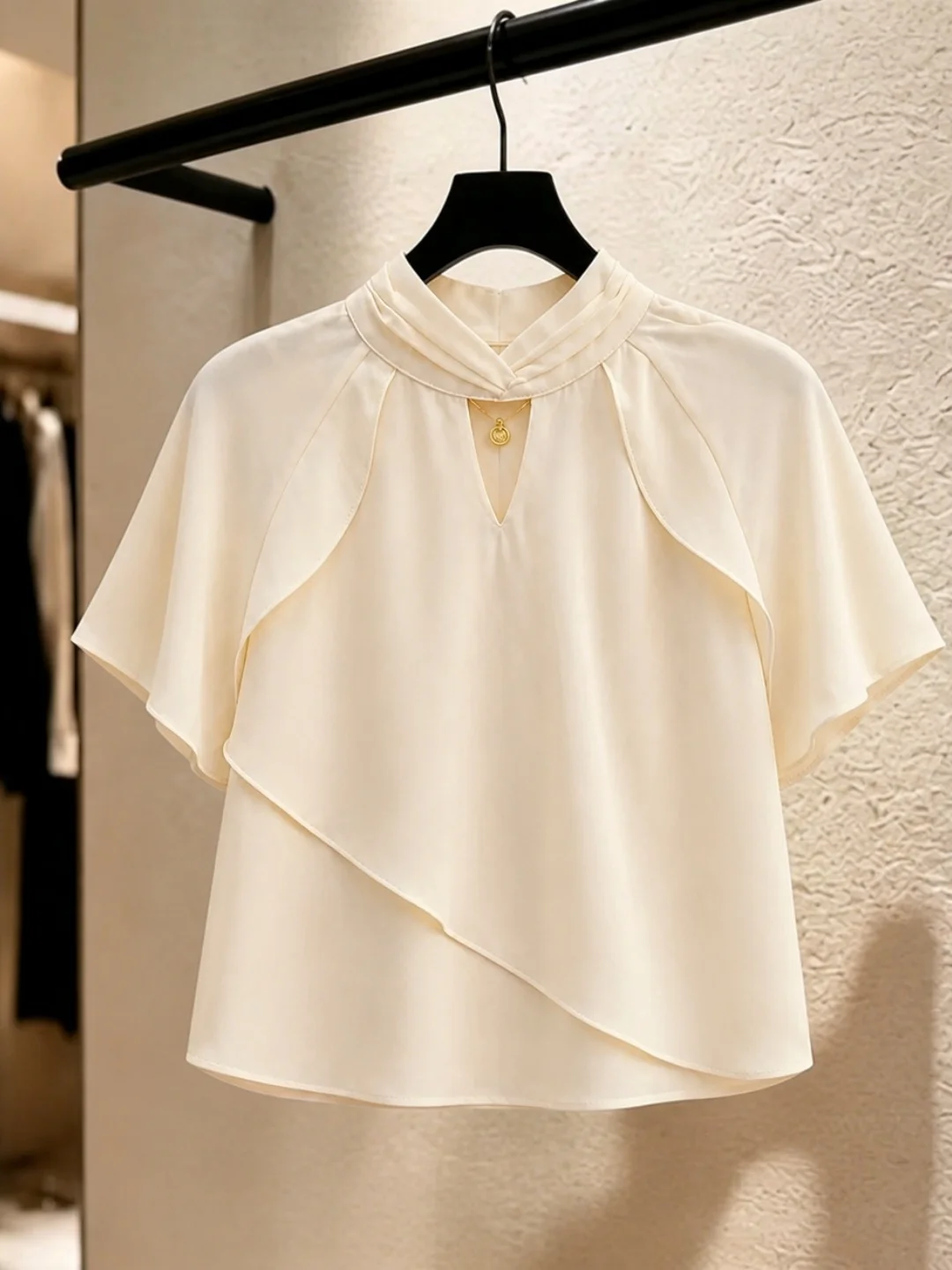 

Elegant Fashionable Short Sleeve Shirt Women's 2026 Summer Stylish Intellectual Style Versatile Top Trendy Business Casual
