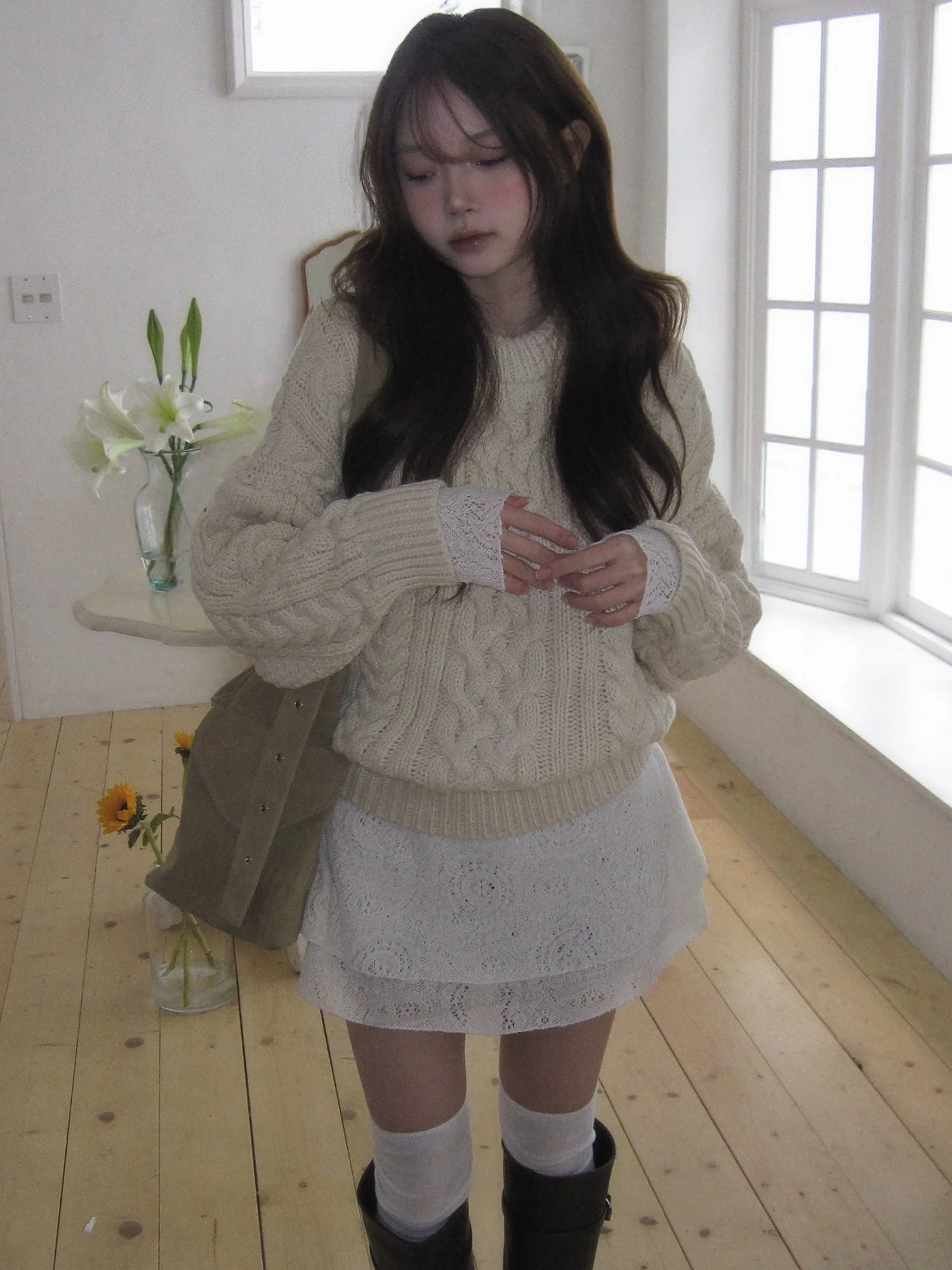 Dzianina damska w retro kwiatowy wzór, luźny sweter z zakładanym dekoltem, długi rękaw, okrągły dekolt, standardowa długość, modny kolor, idealny do dojazdów do pracy.