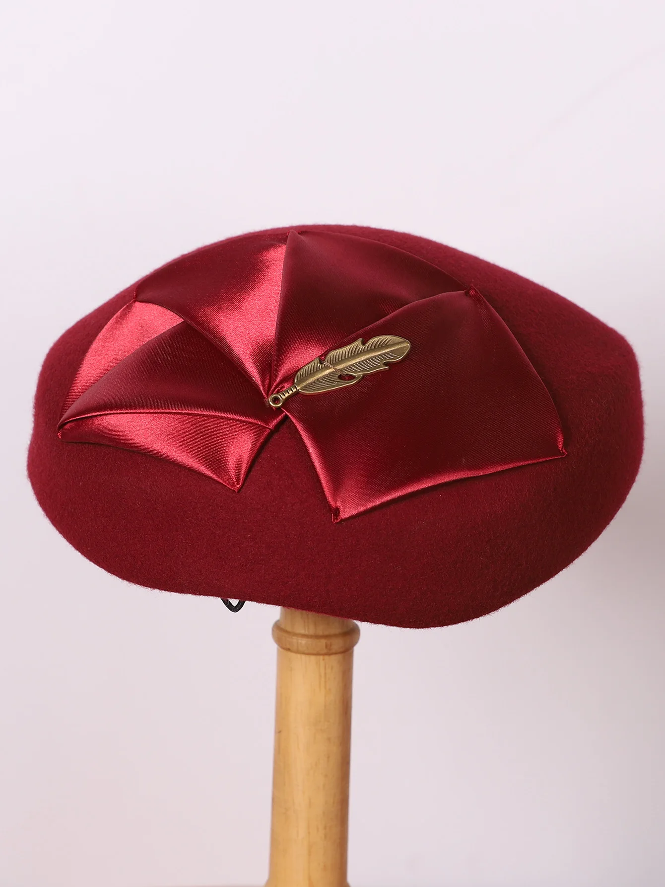 Eleganter Wollfilz-Fascinator-Hut für Damen, Damen, Hochzeit, Cocktail, formelle Kirche, Teeparty-Hüte, Baskenmütze, Kappen mit Blatt – Detail 14