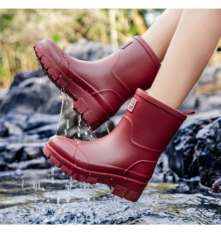 2026 Modische koreanische Damen-Regenstiefel (Wadenhöhe) mit dicker Sohle, verschleißfest, rutschfest, wasserdicht, für die Autowäsche geeignet – Detail 19