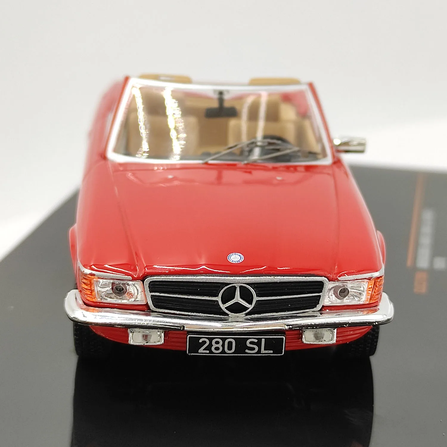 Diecast IXO 1/43 Schaal Benz 280 SL (R107) 1979 Converteerbare Legering Model Auto Collectible Toy Gift Souvenir Display Ornament