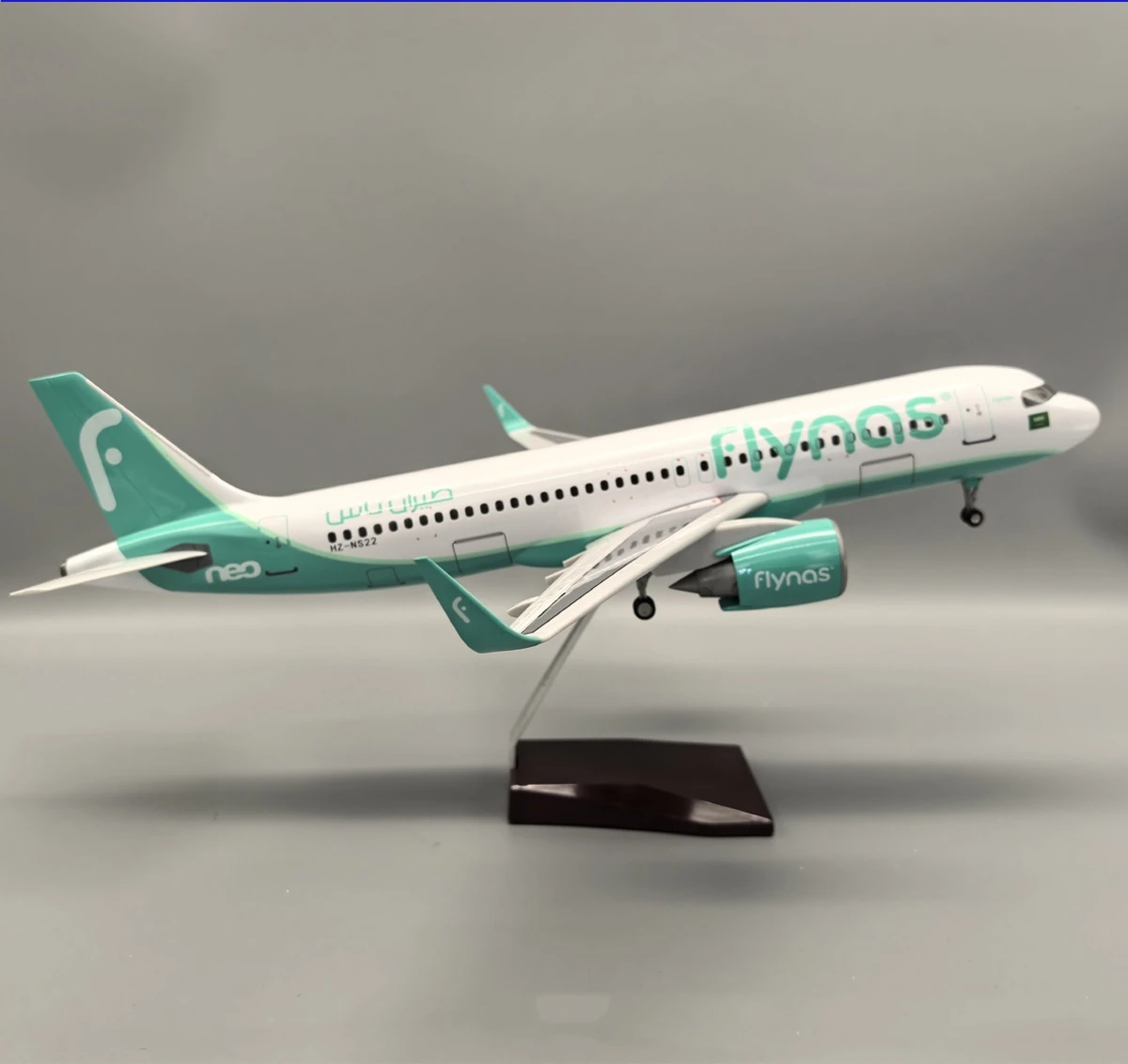 

47cm Airplane model Flynas Airbus Airplane Saudi Nas A320neo plane model Resin Aircraft W Led Display Souvenir Plane Toy