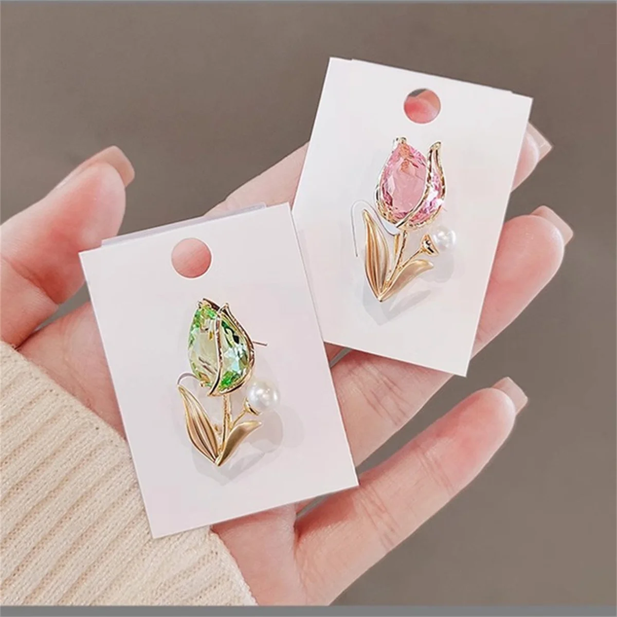 Rinhoo Luxury Pink Green Zircon Tulip Flower Brooch For Women Elegant Pearl Floral Lapel Pins Plant Button Badge Wedding Jewelry