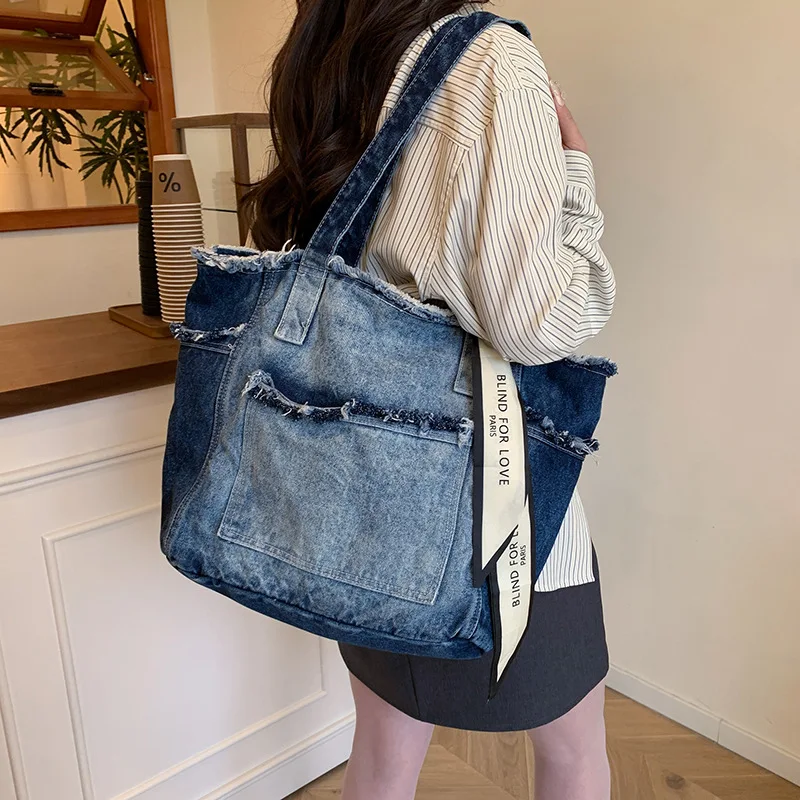 Durable denim distressed women's single-shoulder bag, handbag, large-capacity zipper travel tote bag