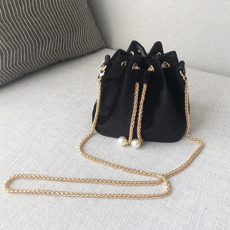 2022 Vintage Sweet Wine Red Velvet Womens Crossbody Gold Metal Chain Drawstring Bucket Bag Banquet Party Small Clutches Handbags