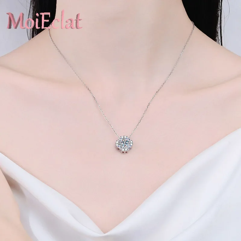 

MoiEclat Jewelry Platinum PT950 Anniversary Gift Clavicle Chain, 1.62ct Square Wrapped Moissanite Necklace Pendant for Women