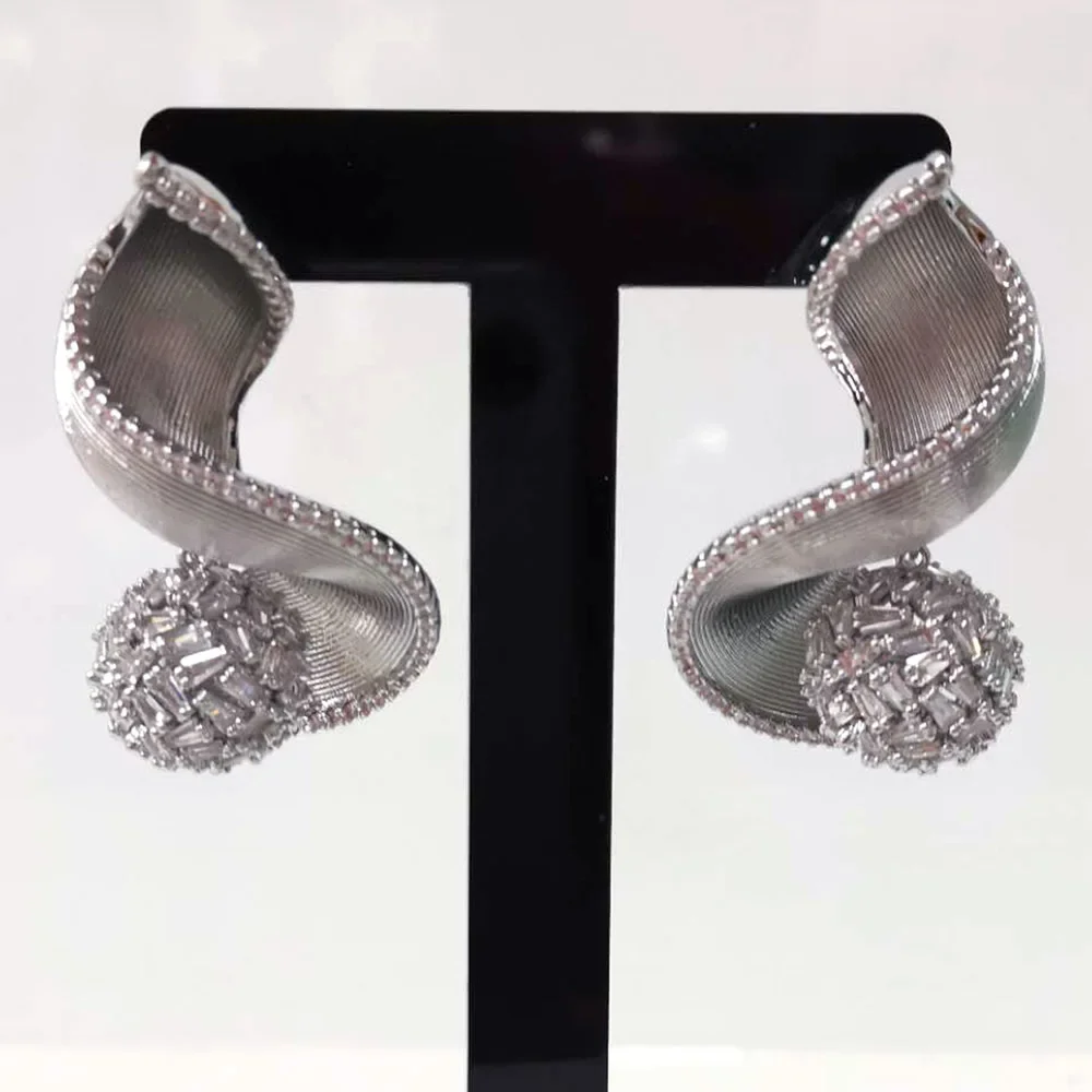 

Soramoore New Luxury Romantic Sweet Drop Earrings Shiny Cubic Zircon Fashion Earrings For Women Bridal Wedding Party Accessories