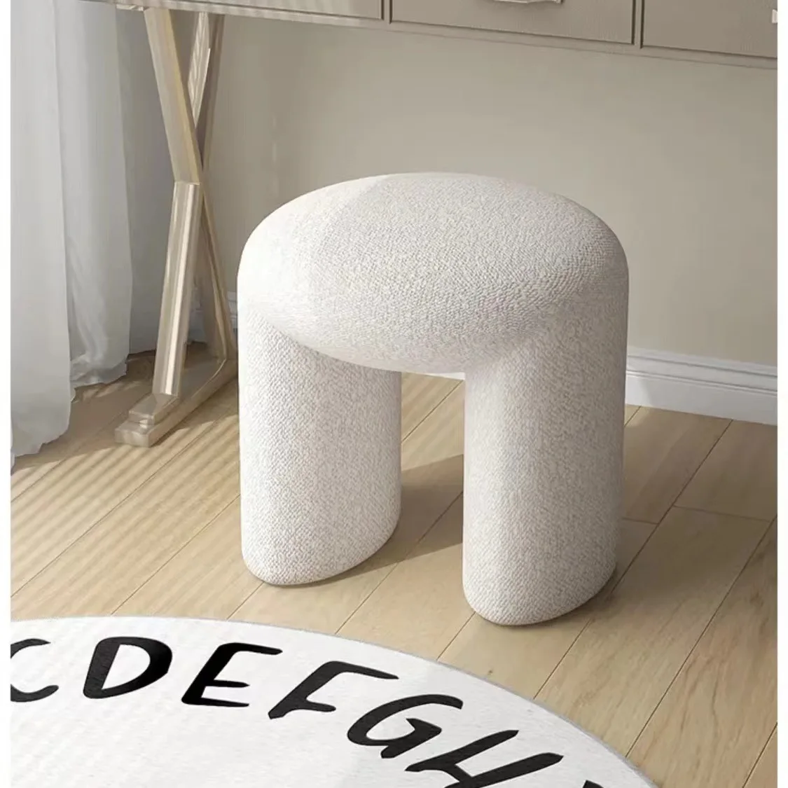 Pouf Ottoman Doux et Mignon pour la Maison, Tabouret Simple pour Chaussures, Petit Pouf Rond pour Maquillage, Repose-Pieds en Cachemire Polaire 45x45x43cm