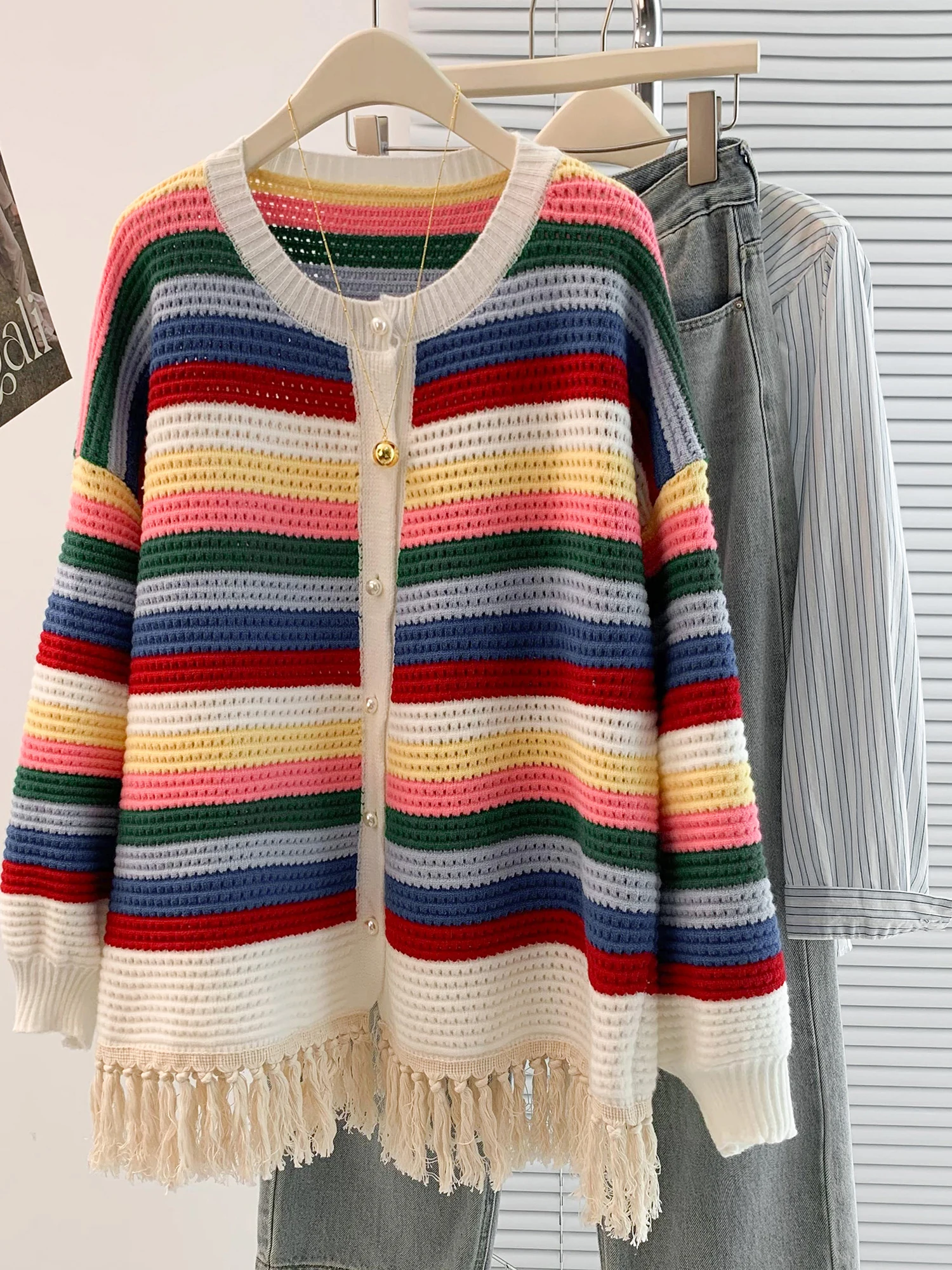 

Повседневный свободный вязаный свитер в радужную полоску с бахромой, женская верхняя одежда большого размера, модная осенняя новинка, художественная одежда для поездок на работу