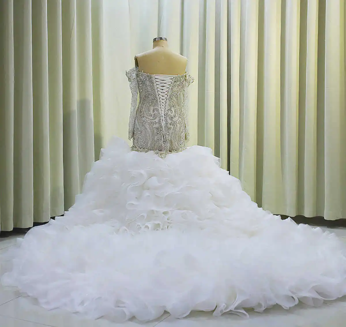 Vestidos De novia De sirena De lujo, Apliques De encaje De cristal, diseño De tren desmontable, tul plisado, vestido De novia hecho a medida