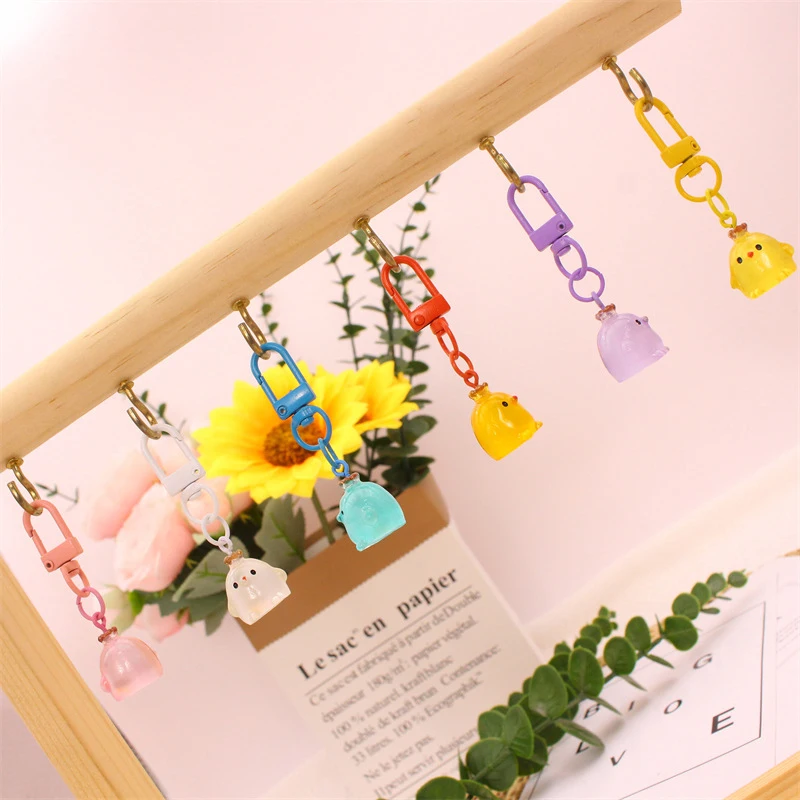 Cartoon Resin Crown Chicken Ornament Keychain Glow-in-the-dark Color Keyring Bag Hanging Pendant Accessories Girlfriends Gift