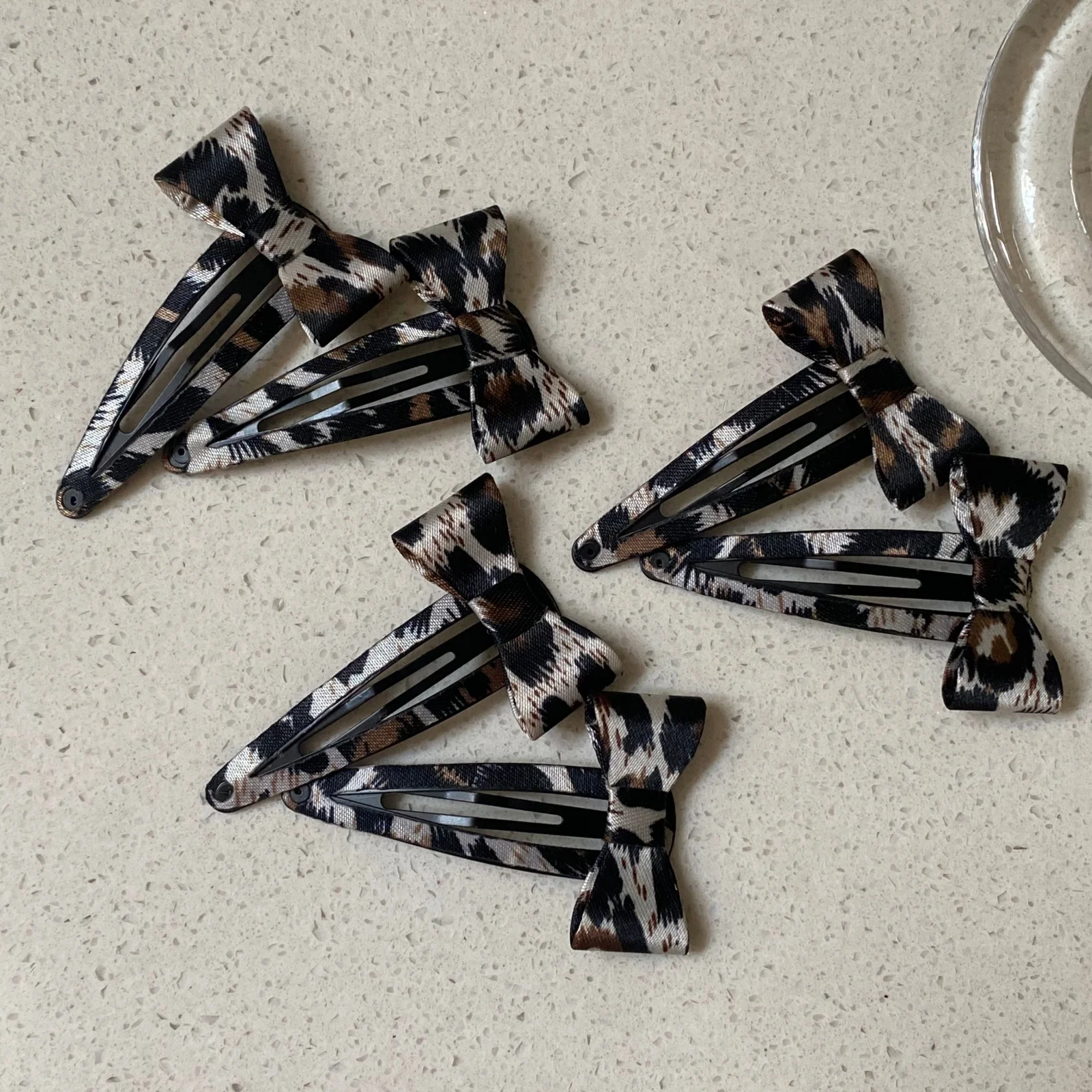 1 قطعة اليدوية الأبيض ليوبارد طباعة القوس دمعة BB كليب-أنيقة وعصرية الجبهة هامش الجانب كليب جديد وصول #6