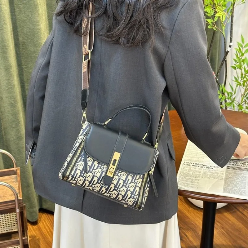 

Женская шикарная сумка через плечо Стильный дизайн для модных блоггеров Вместимость Готовый вид с Instagram-дружностью Appeal