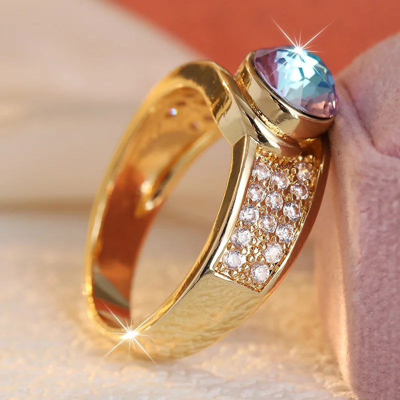 Ladies' Delicate Luxurious Plated Ring Embellished with Synthetic Zircon Charm Ring Banquet Party Temperament Jewelry