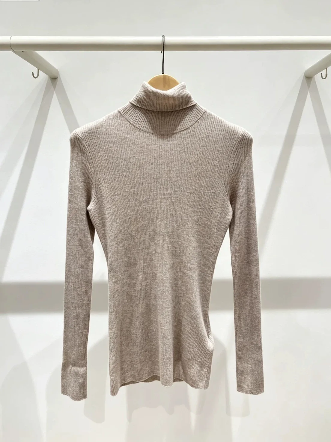 High-End Knitted Long Sleeve High Collar Autumn Winter Fashionable Slim Fit Striped Base Shirt European Style Women's Knitwear