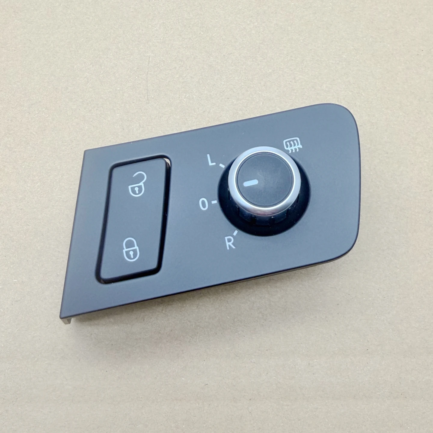 Suitable for Volkswagen Touran reversing mirror adjustment switch, rearview mirror knob, door lock switch 1TD959552 A 1TD959552 3