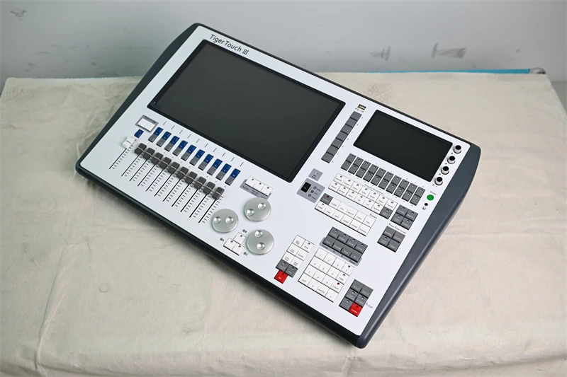 1 pezzo Tiger Touch III Console Stage Light Console Dmx Tiger Touch 3 per Party Night Club